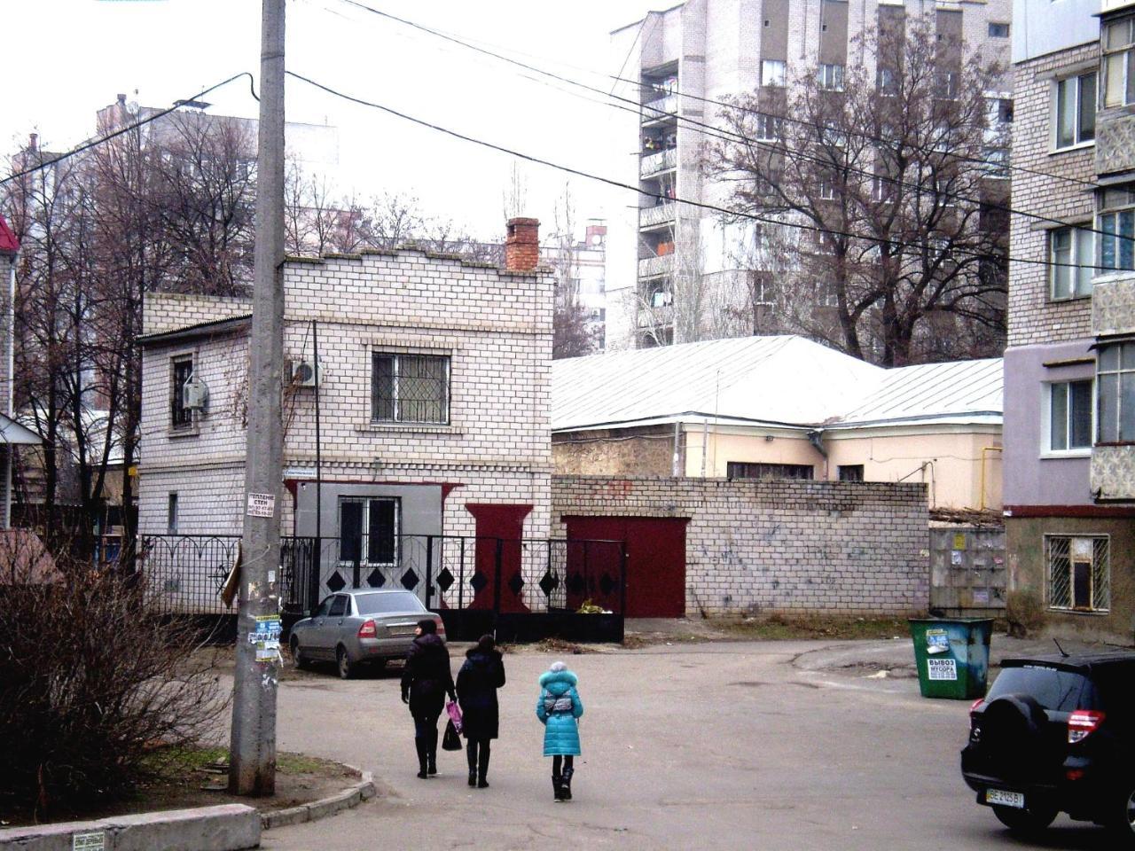 1 КОМ КВАРТИРА 1 ЭТАЖ 3 дивана, WI-FI, центр города, САДОВАЯ-ЧКАЛОВА СИЛЬПО и АТБ отдельный дом 2 этажа Николаев Экстерьер фото